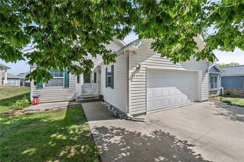 12211 N Pomona Ave, Kansas City, MO 64163