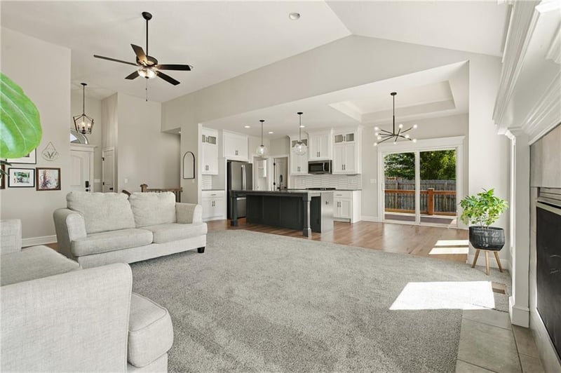 7917 SW 2nd Ter, Blue Springs, MO 64014