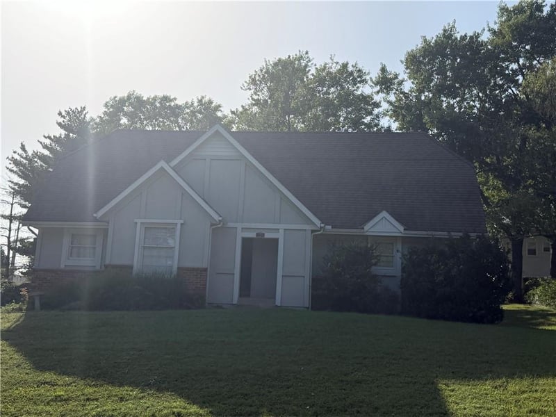 7020 Widmer Rd, Shawnee, KS 66216
