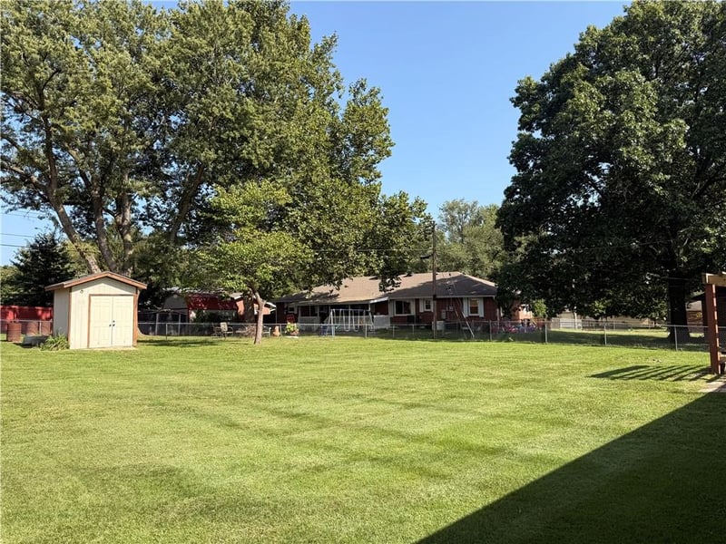 705 Quincy Blvd, Smithville, MO 64089