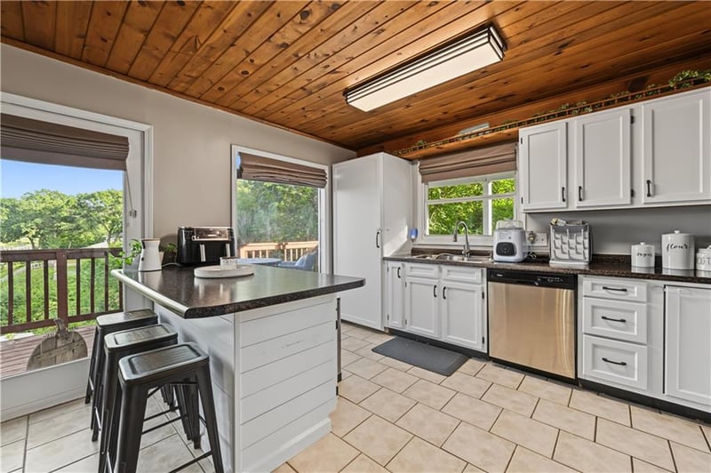 15 M St, Lake Lotawana, MO 64086