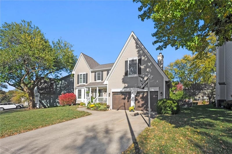 724 N Singletree St, Olathe, KS 66061