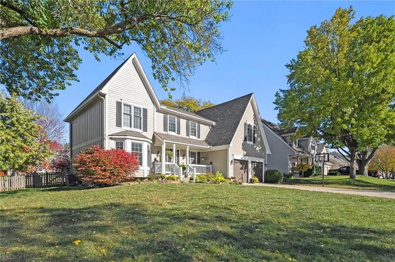 724 N Singletree St, Olathe, KS 66061