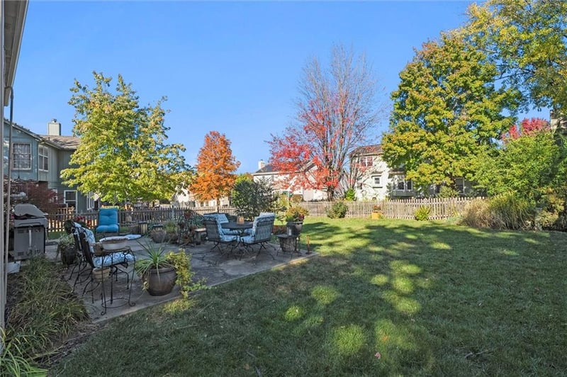 724 N Singletree St, Olathe, KS 66061
