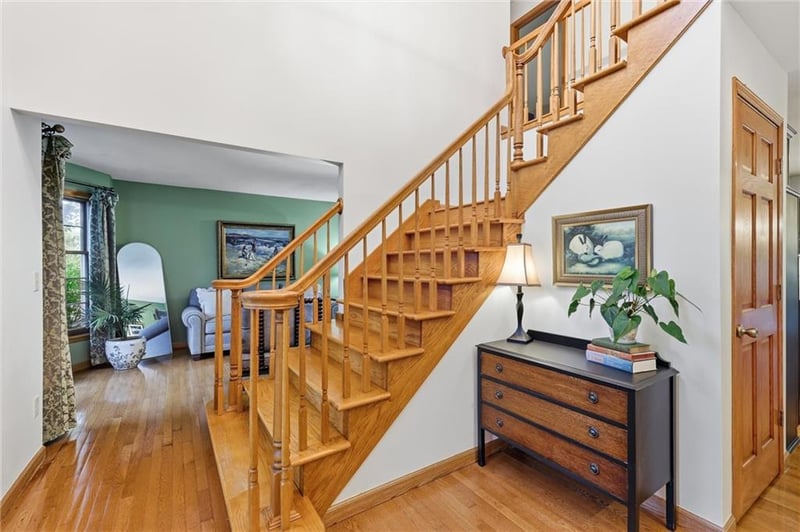 724 N Singletree St, Olathe, KS 66061