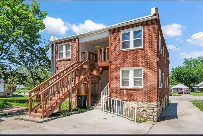 4105 E Linwood Blvd, Kansas City, MO 64128
