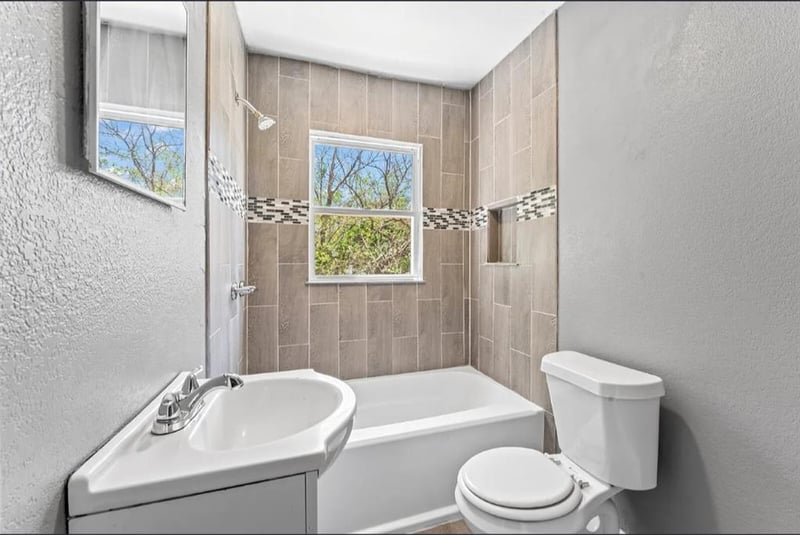 4105 E Linwood Blvd, Kansas City, MO 64128