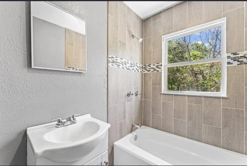 4105 E Linwood Blvd, Kansas City, MO 64128