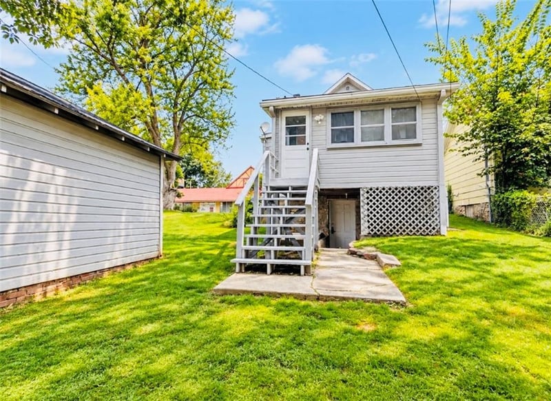 1139 Spruce St, Leavenworth, KS 66048