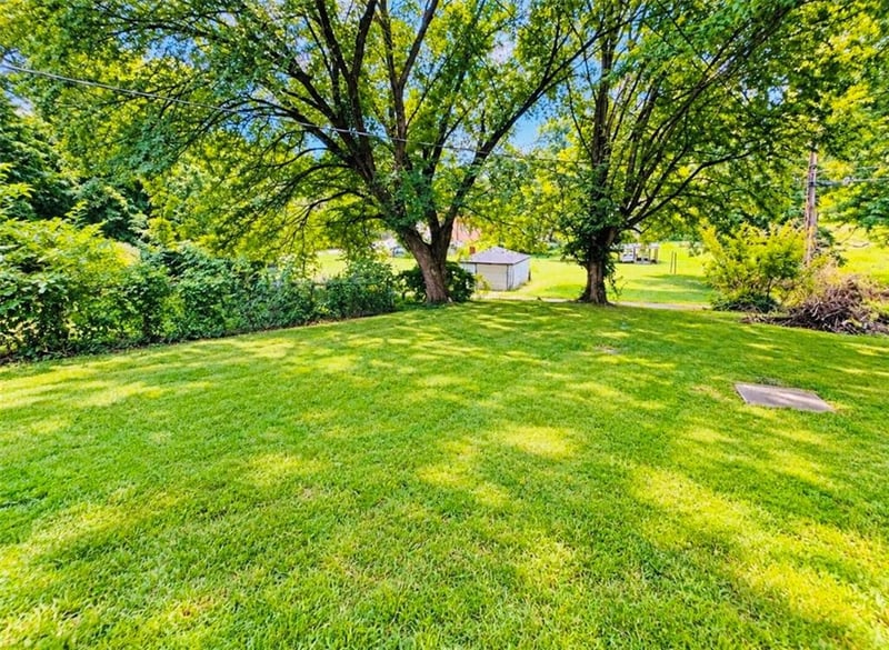 1139 Spruce St, Leavenworth, KS 66048