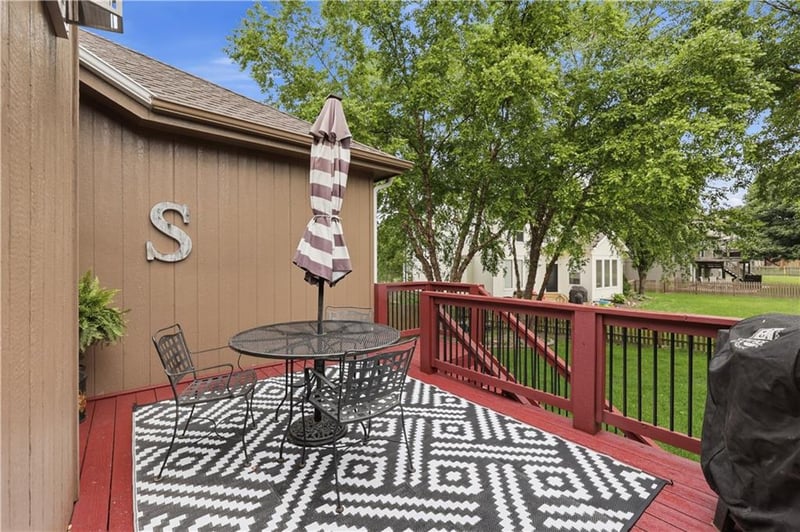 9908 N Lewis Ave, Kansas City, MO 64157