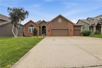 9908 N Lewis Ave, Kansas City, MO 64157