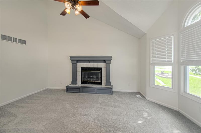 14105 Lora St, Smithville, MO 64089