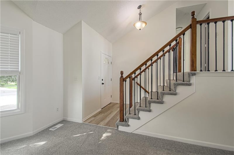 14105 Lora St, Smithville, MO 64089