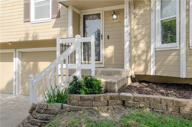 14105 Lora St, Smithville, MO 64089