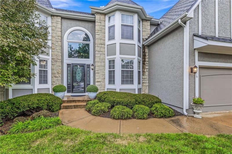 5316 W 132 St, Overland Park, KS 66209