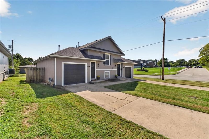 100 E South Ave, Belton, MO 64012