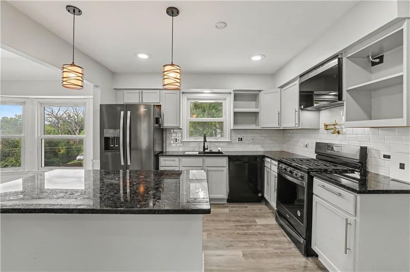 6012 E 107th Ter, Kansas City, MO 64134