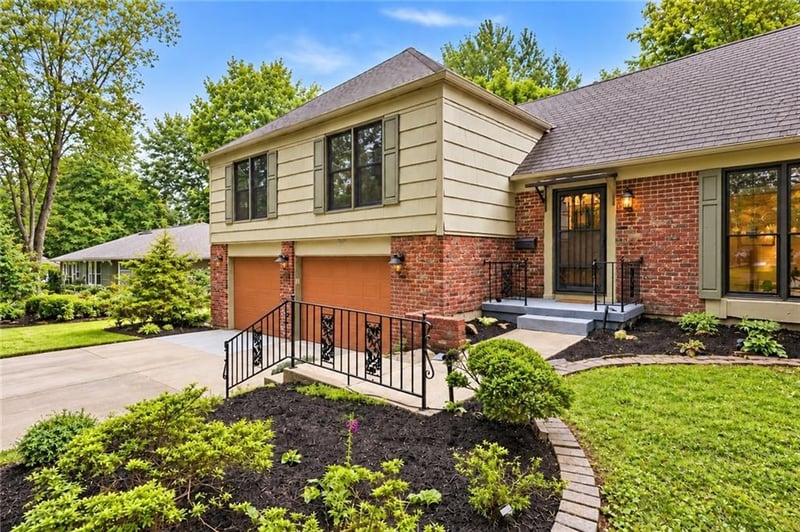 4506 W 93rd Ter, Prairie Village, KS 66207