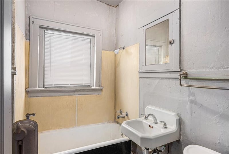 5701 Saint John Ave, Kansas City, MO 64123
