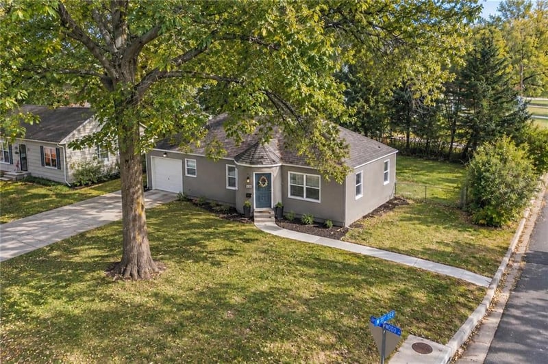 5117 Rosewood Dr, Roeland Park, KS 66205