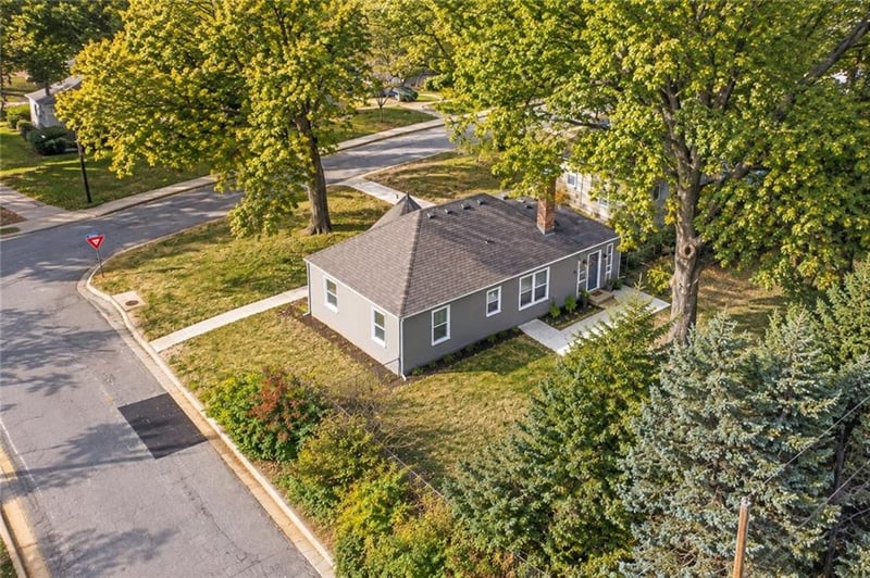 5117 Rosewood Dr, Roeland Park, KS 66205