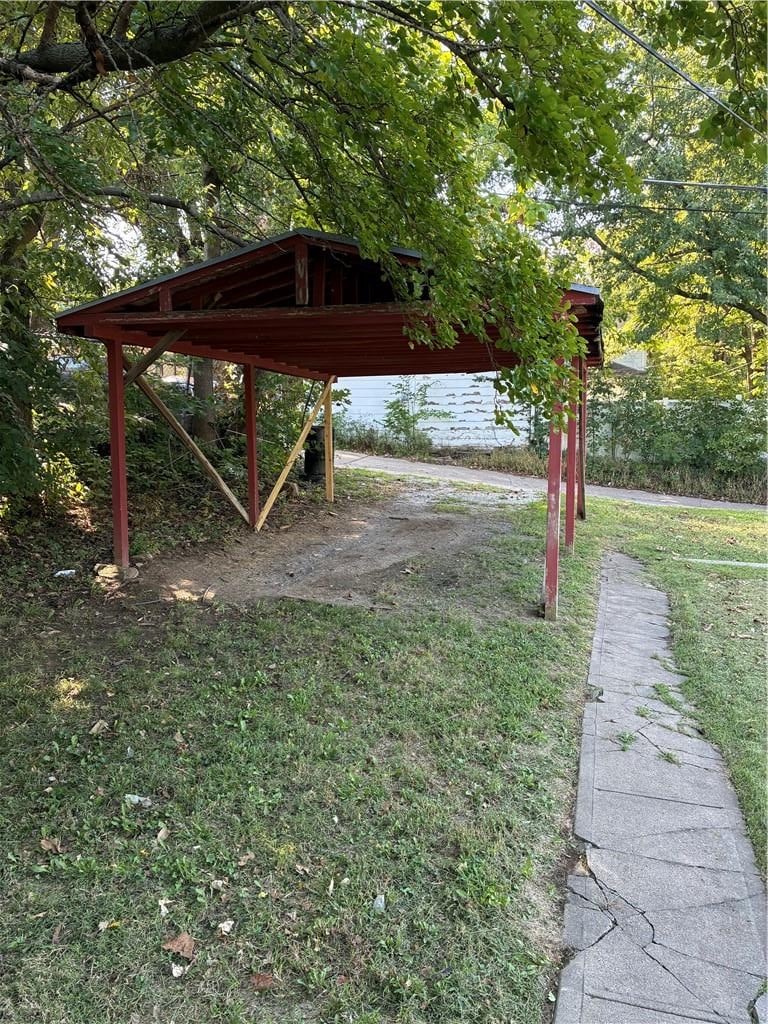 3122 Penn St, St Joseph, MO 64507