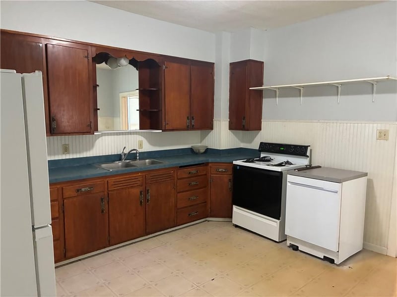 3122 Penn St, St Joseph, MO 64507
