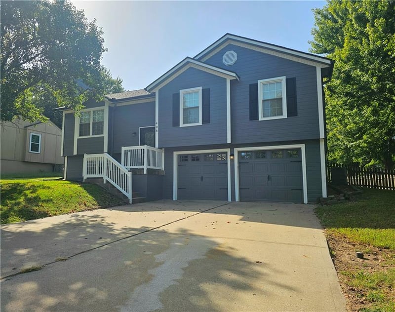 408 Huntington Ct, Greenwood, MO 64034