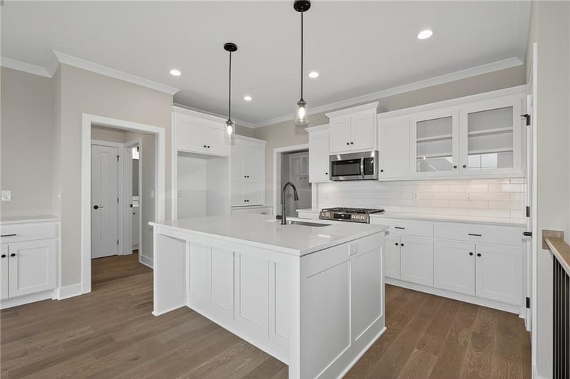 8283 Brockway St, Lenexa, KS 66220