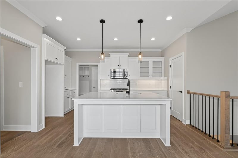 8283 Brockway St, Lenexa, KS 66220