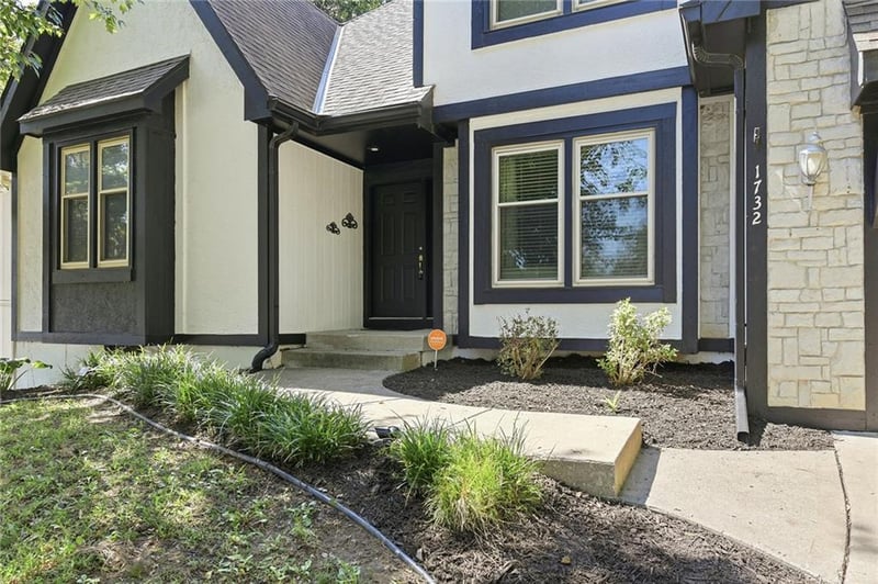 1732 NE 80th Pl, Kansas City, MO 64118