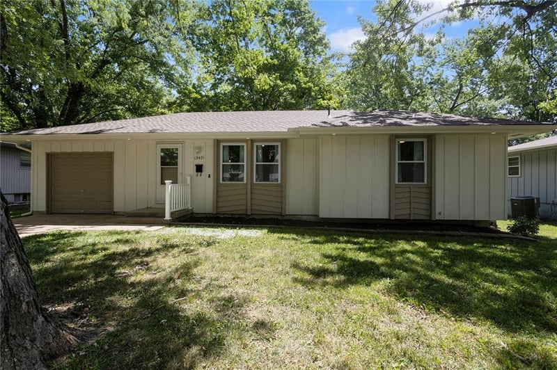 13421 Lowell Ave, Grandview, MO 64030