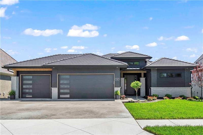 2809 W 175th Pl W, Overland Park, KS 66085