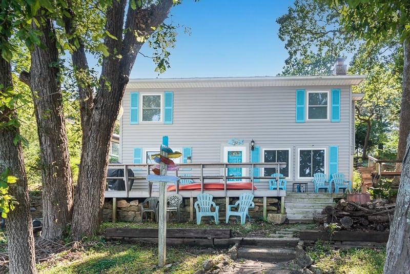 5037 Saratoga Dr, Mclouth, KS 66054