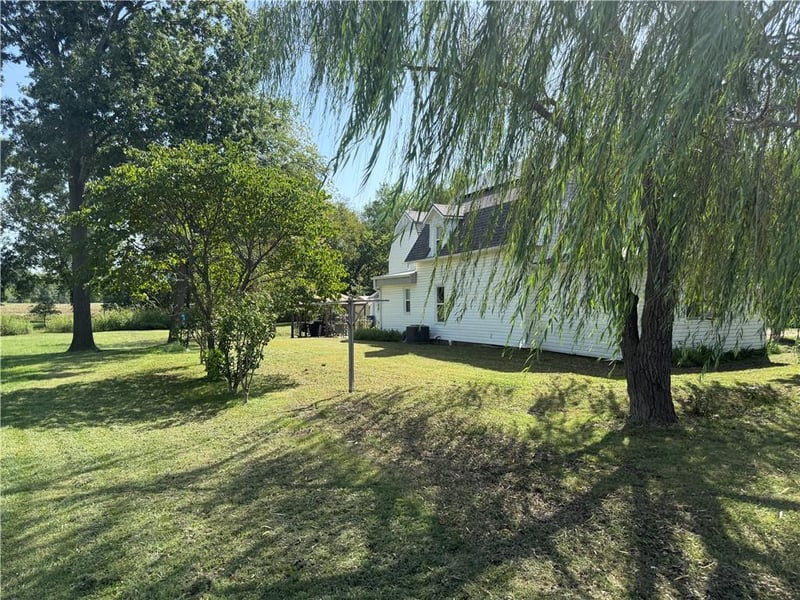501 N 7th St, Lacygne, KS 66040