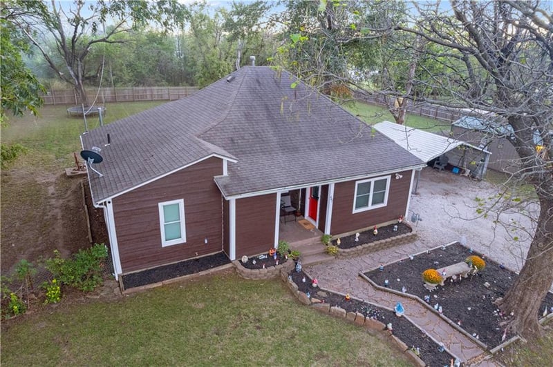 407 W Olive St, Tyro, KS 67364