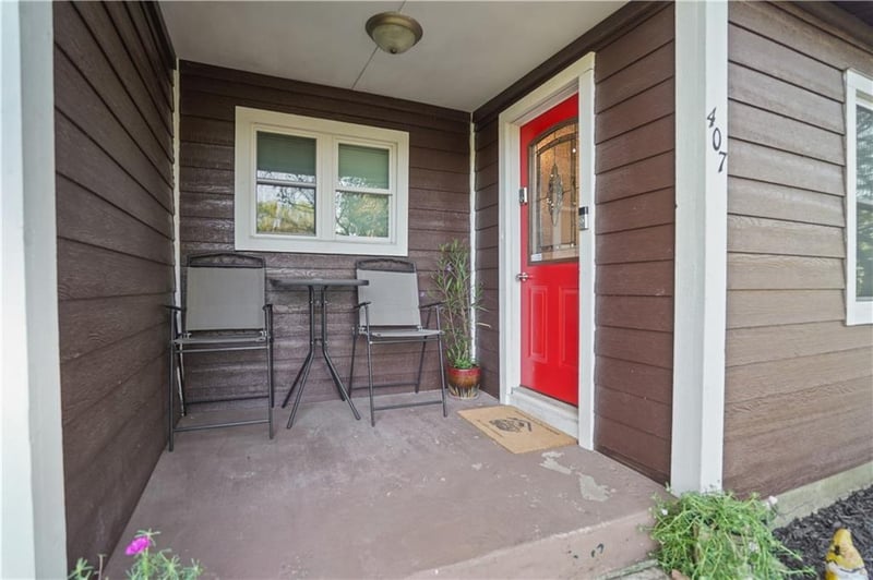 407 W Olive St, Tyro, KS 67364
