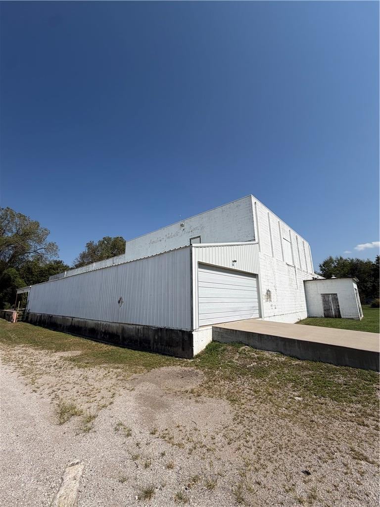 2015 Gabriel Ave, Parsons, KS 67357