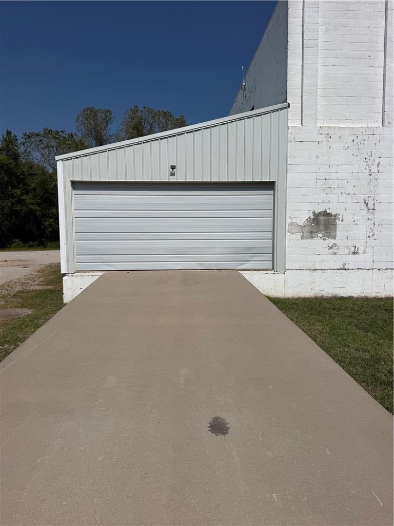 2015 Gabriel Ave, Parsons, KS 67357