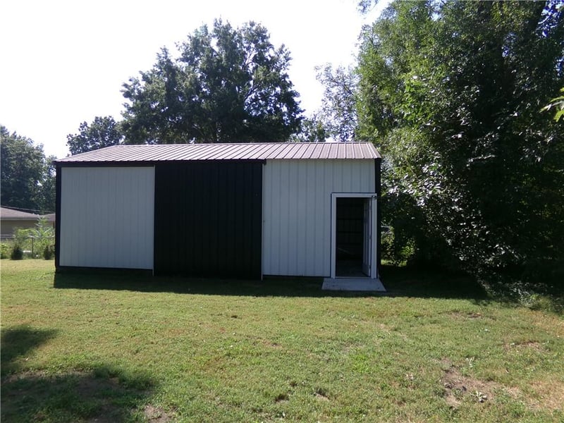 Highland St, Sweet Springs, MO 65351
