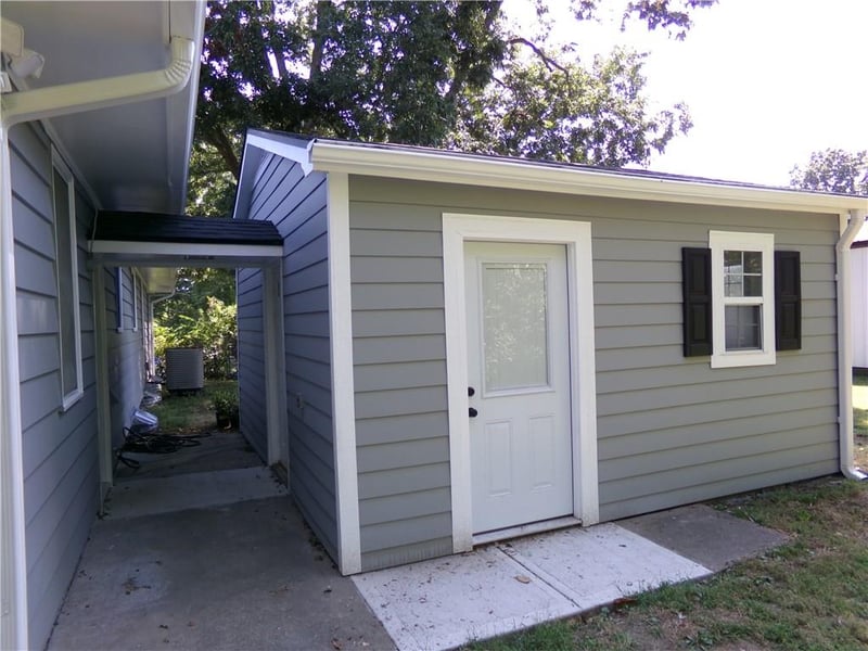 Highland St, Sweet Springs, MO 65351