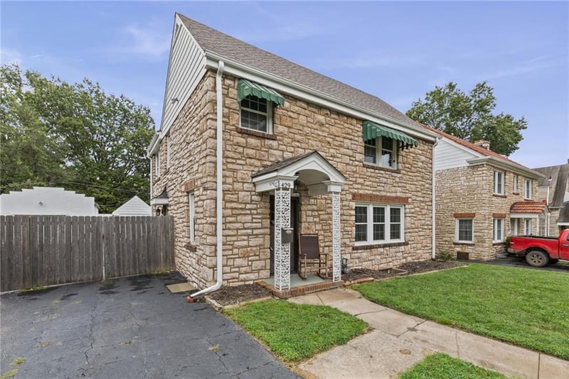 429 N Van Brunt Blvd, Kansas City, MO 64123