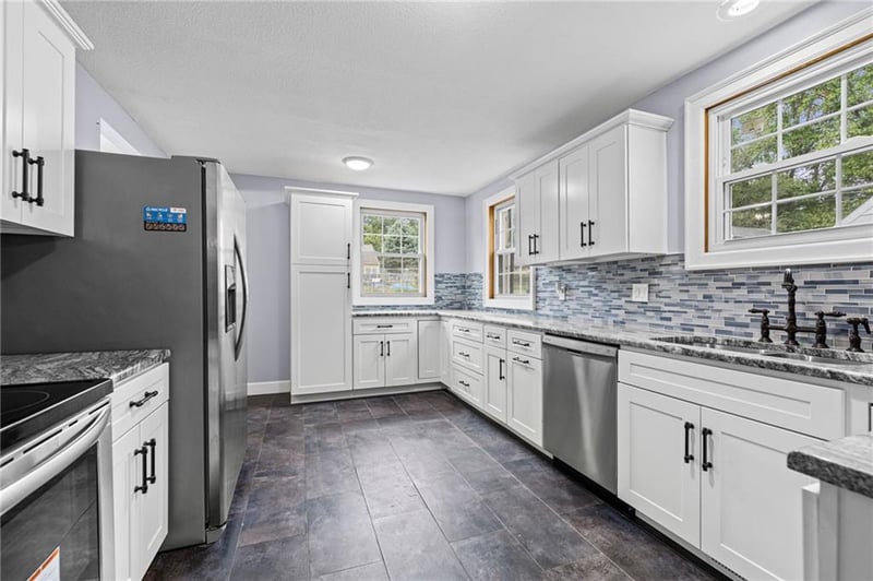 429 N Van Brunt Blvd, Kansas City, MO 64123
