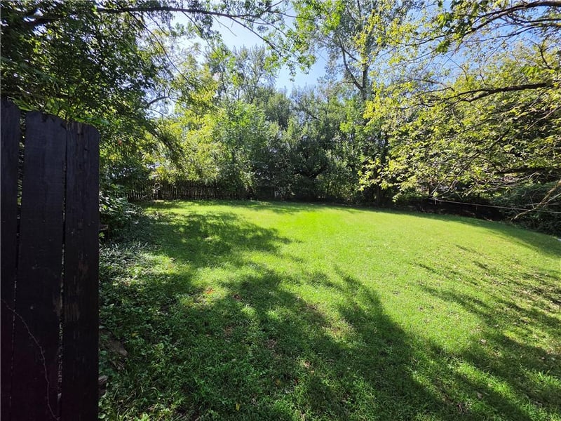 Glenwood Ave, Independence, MO 64053