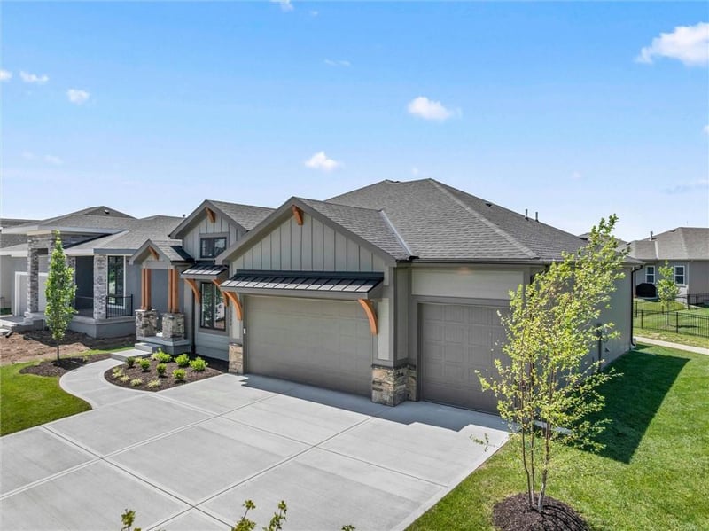 15382 162nd St, Olathe, KS 66062