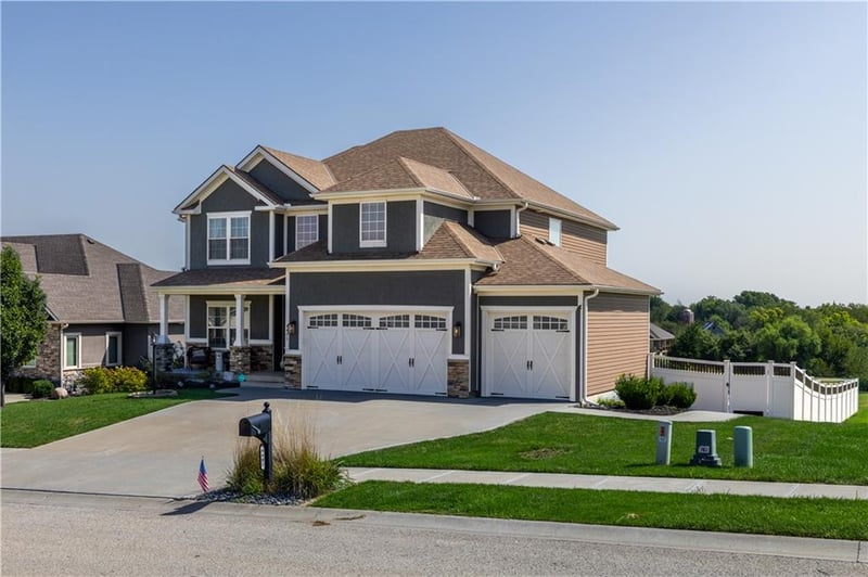 4405 Valley Ridge Dr, St Joseph, MO 64505