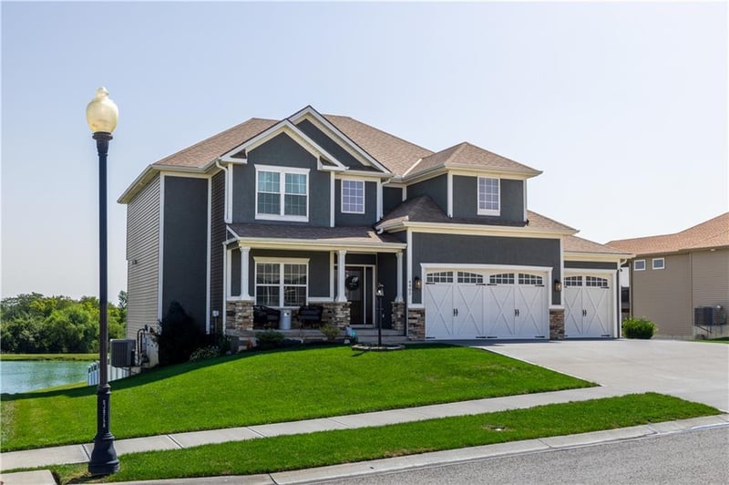4405 Valley Ridge Dr, St Joseph, MO 64505