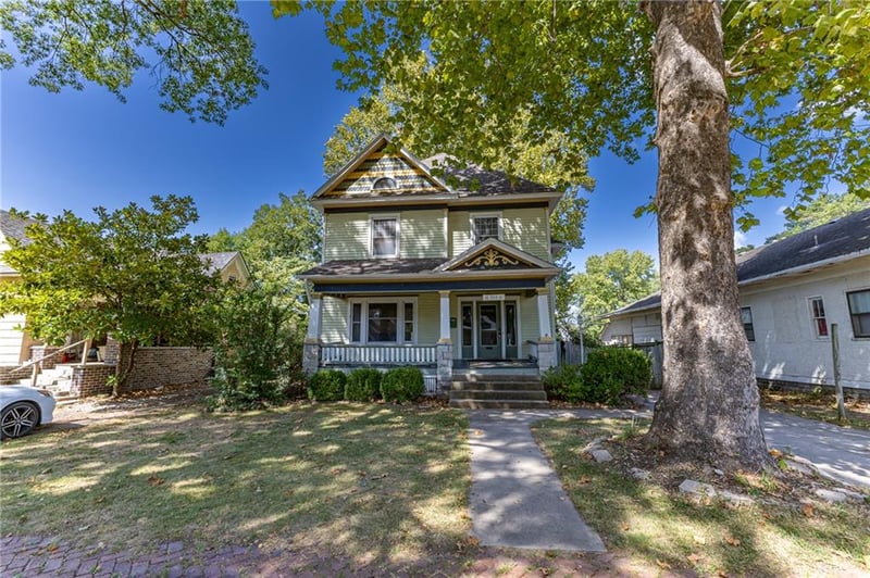 504 W 1st St, Pittsburg, KS 66762