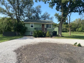 6310 NW Waukomis Dr, Kansas City, MO 64151